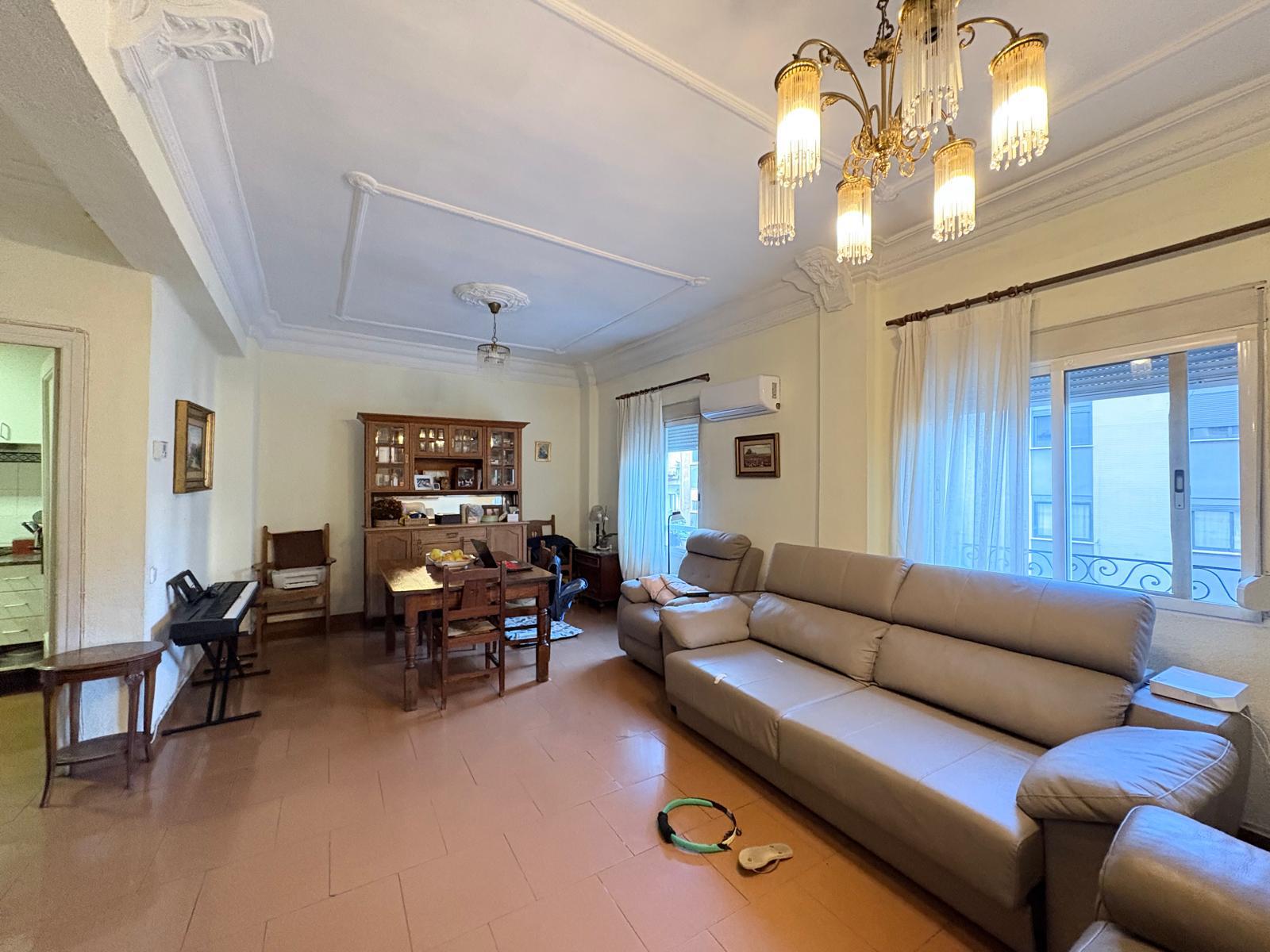 Imagen 1 Piso en venta en Valencia / Próxima a los jardines del cauce del río