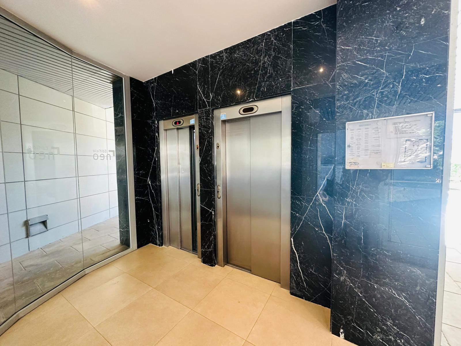 Imagen 12 Piso en venta en Valencia / Próximo a la parada de metro Machado