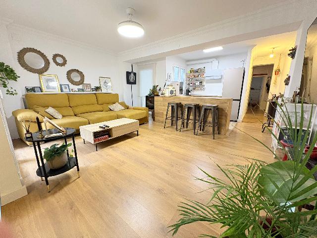 Imagen 1 Inmueble 299219 - Piso en venta en Valencia / Próximo a la Marina de Valencia y playas de la ciudad