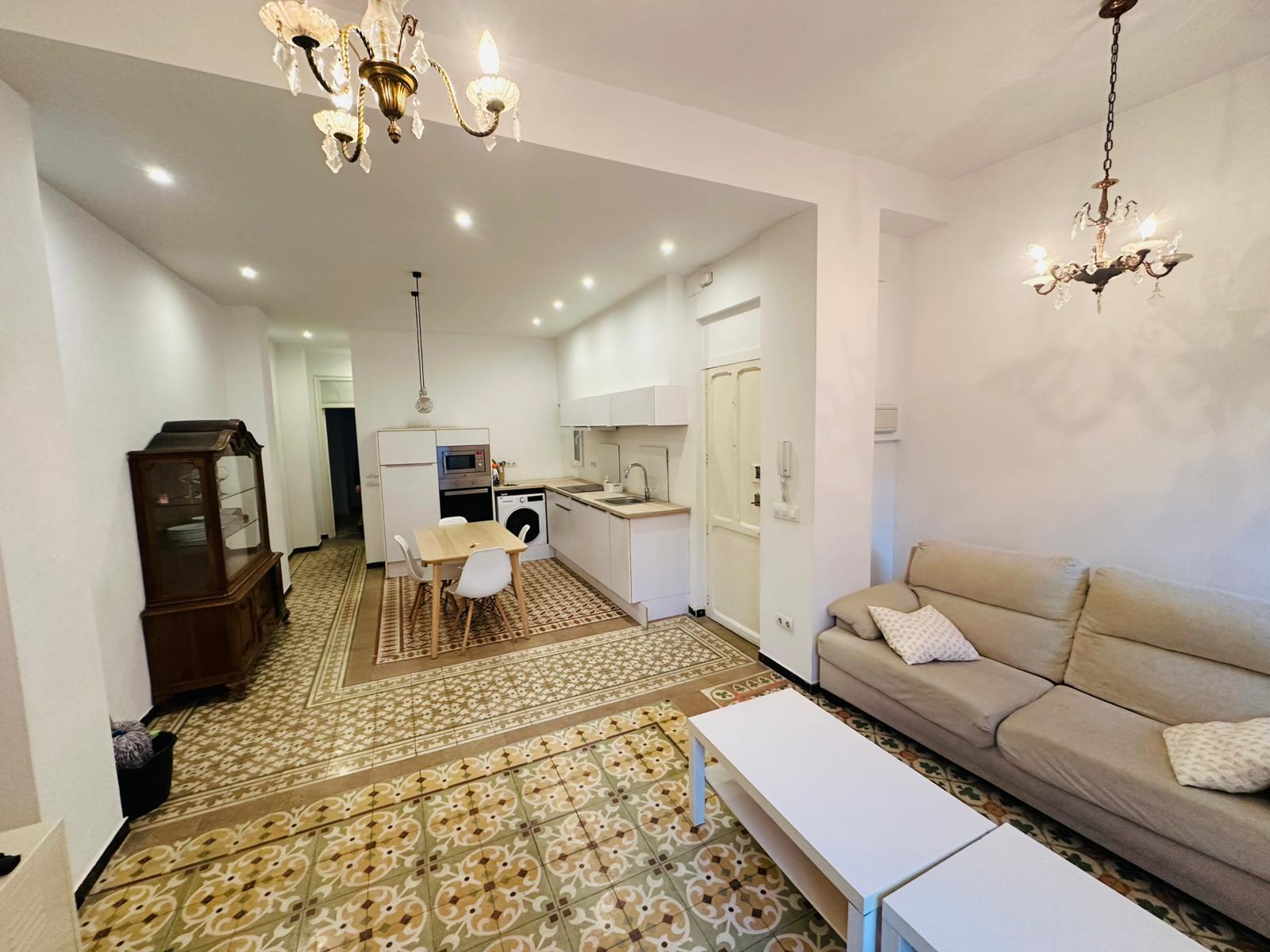 Imagen 1 Piso en venta en Valencia / Próxima a Gran Via de las Germanías 