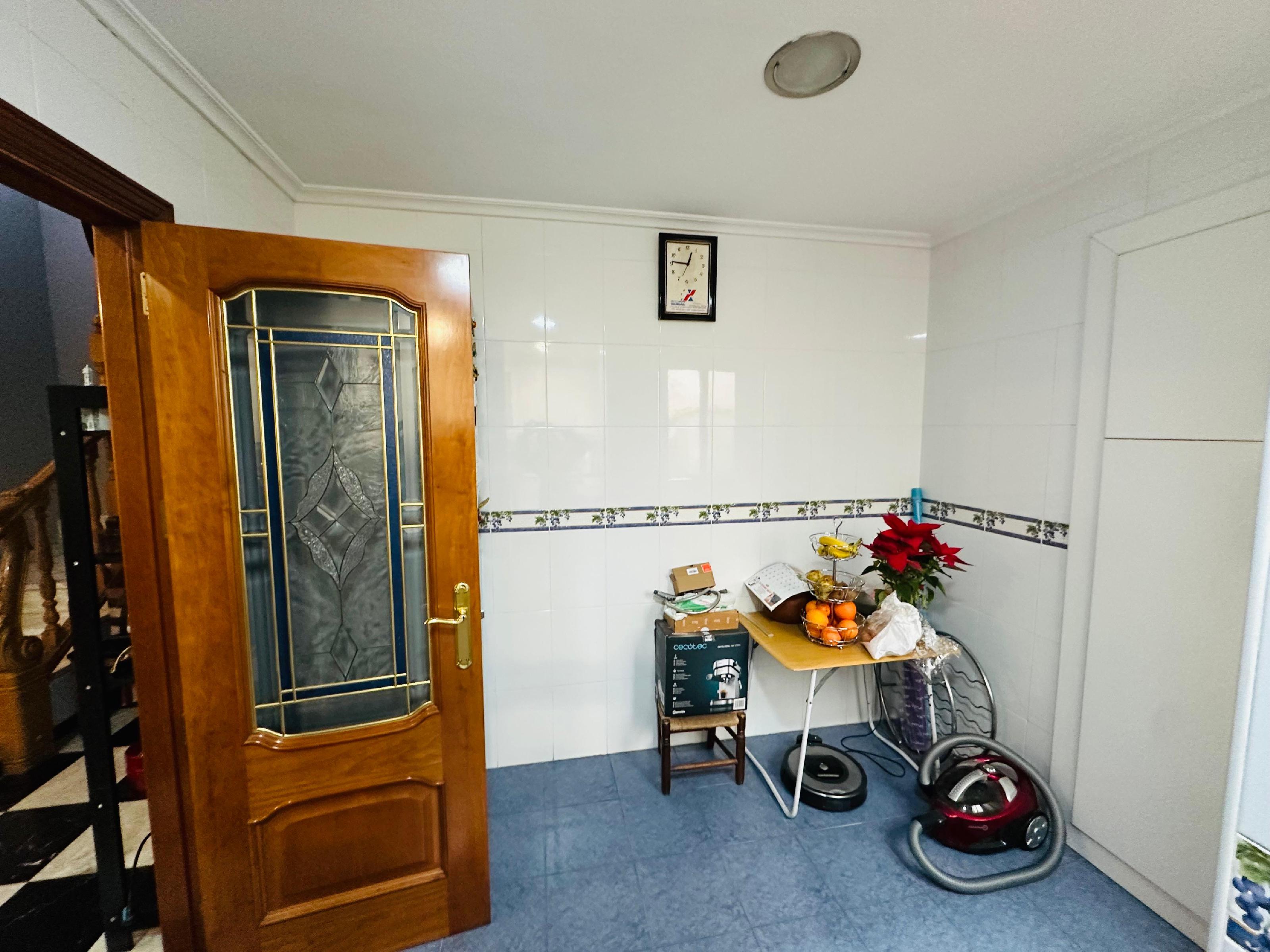 Imagen 12 Casa en venta en Valencia / A un paso de la Plaza Armada Española