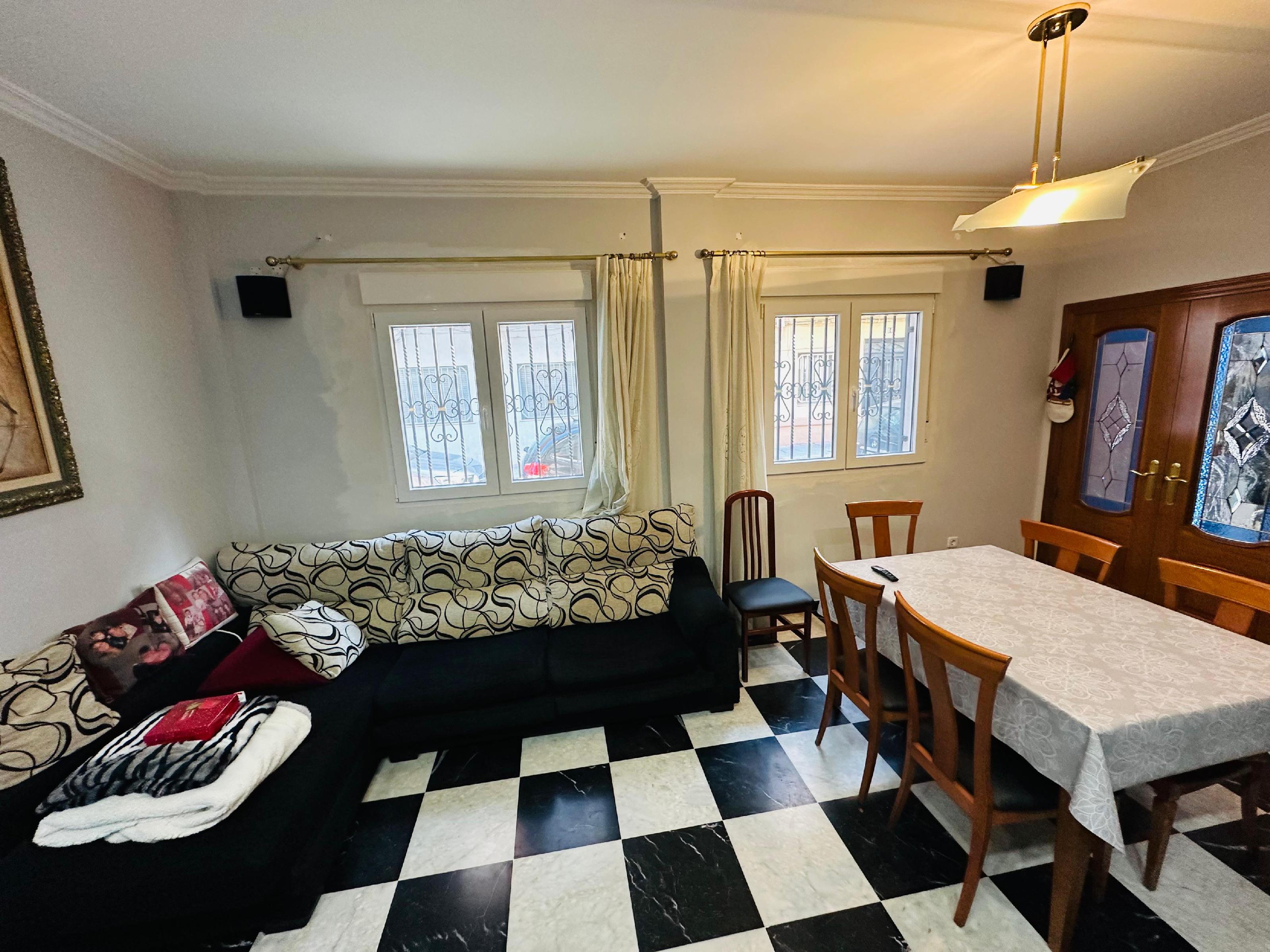 Imagen 21 Casa en venta en Valencia / A un paso de la Plaza Armada Española