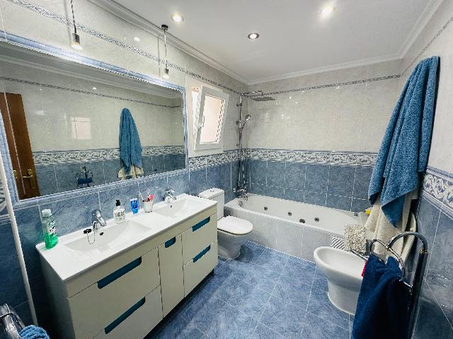 Imagen 3 Inmueble 299405 - Casa en venta en Valencia / A un paso de la Plaza Armada Española