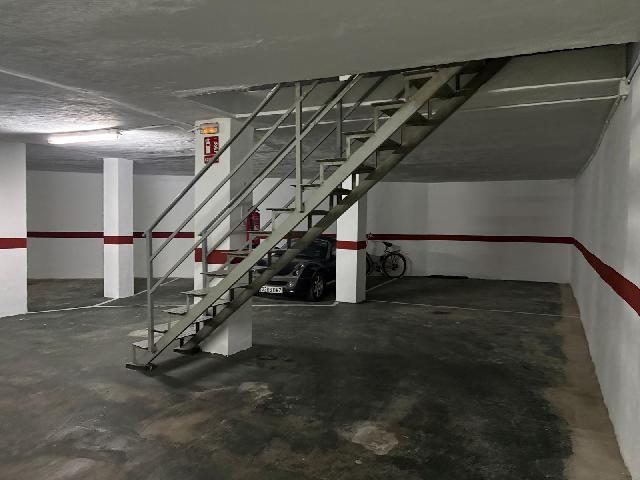 Imagen 3 Inmueble 299974 - Parking Coche en venta en Valencia / En el corazón de Ruzafa, junto al Mercado