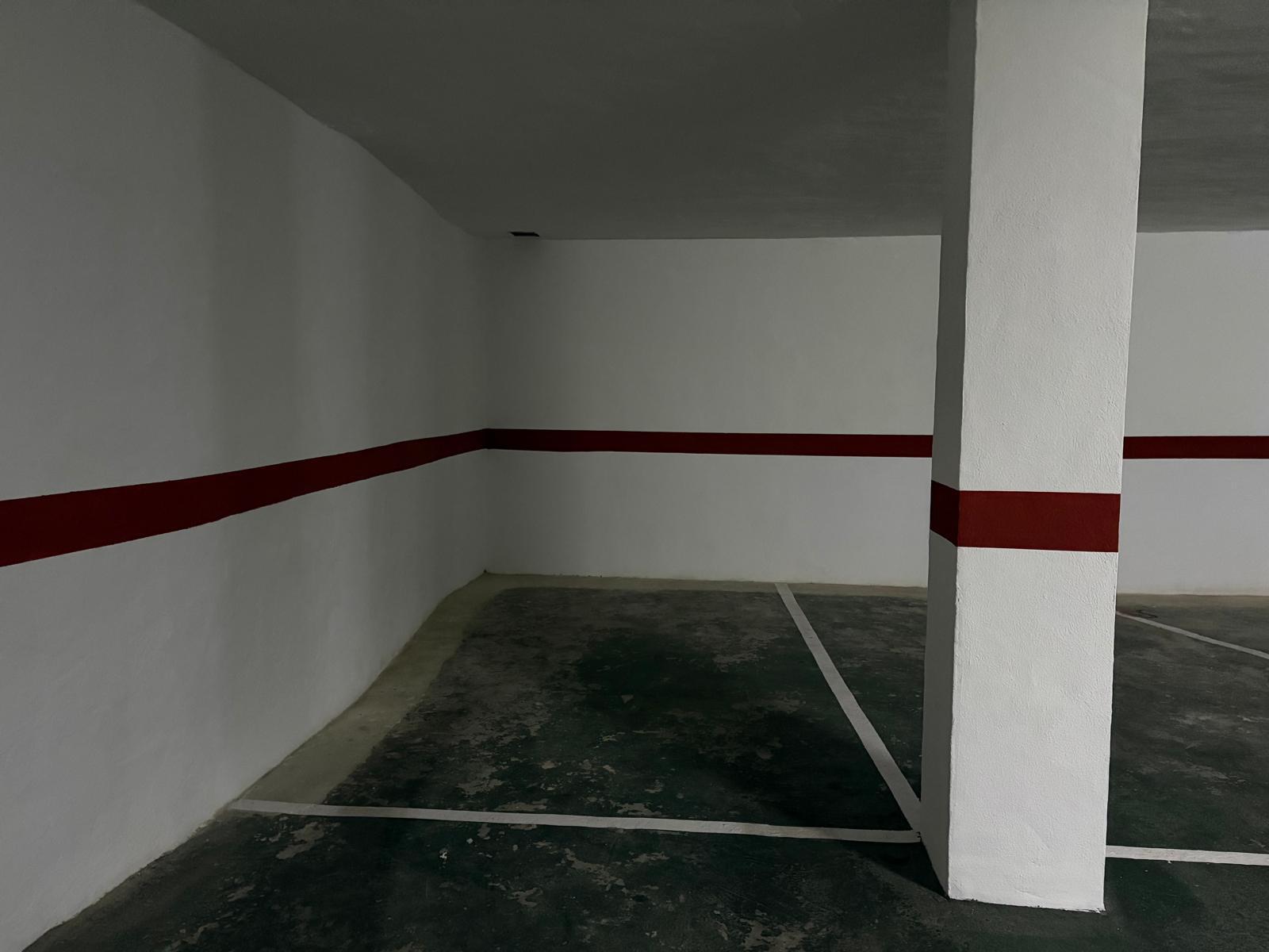 Imagen 1 Parking Coche en venta en Valencia / En el corazón de Ruzafa, junto al Mercado