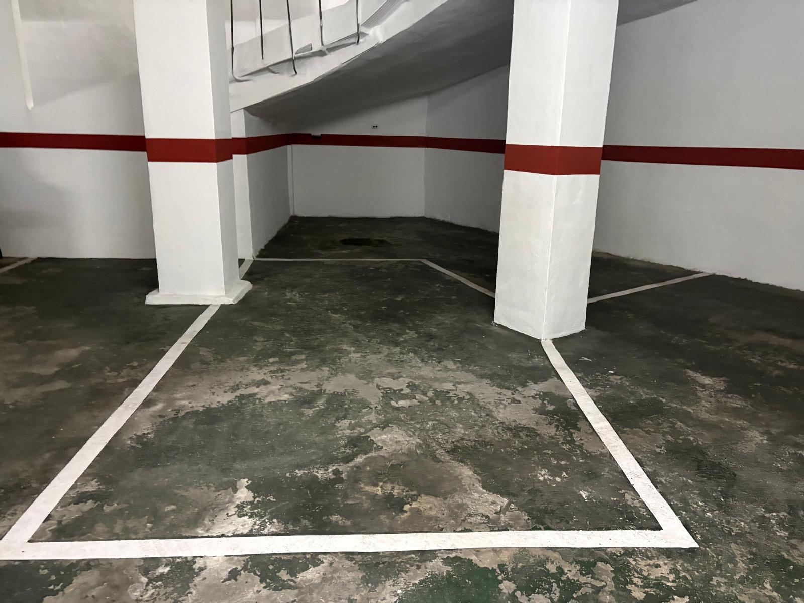 Imagen 1 Parking Coche en venta en Valencia / En el corazón de Ruzafa, junto al Mercado