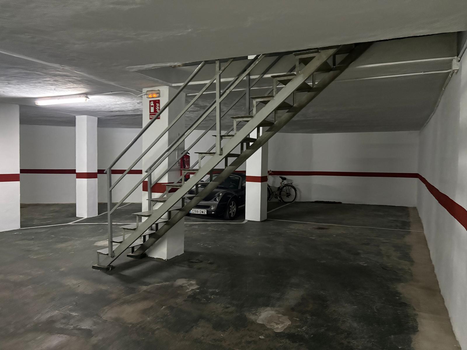 Imagen 6 Parking Coche en venta en Valencia / En el corazón de Ruzafa, junto al Mercado