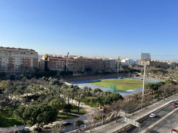 Imagen 15 Piso en venta en Valencia /  Ubicación privilegiada en Campanar 