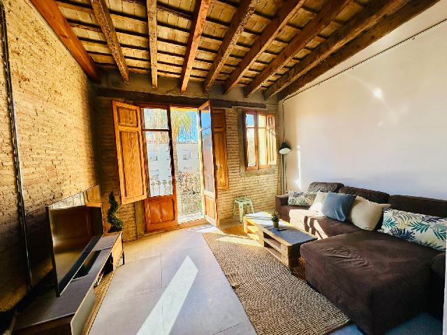 Imagen 1 Inmueble 300288 - Piso en venta en Valencia / Próxima a las Torres de Serrano