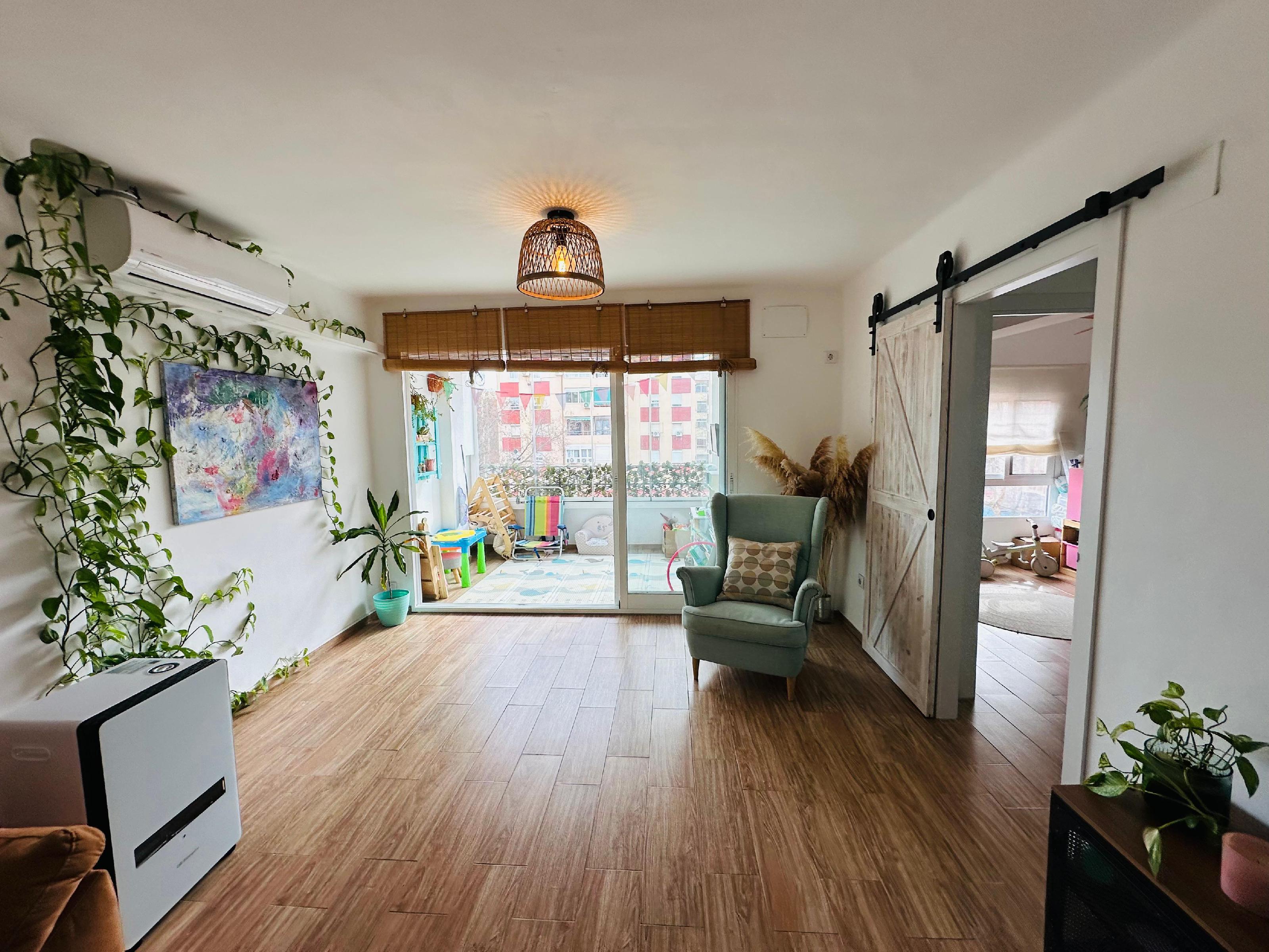 Imagen 2 Piso en venta en Valencia / Junto al Parque de Benicalap