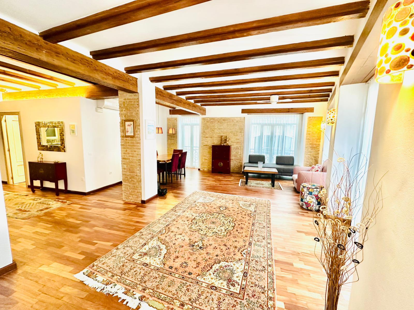 Imagen 2 Piso en venta en Valencia / Próxima al Mercado Central