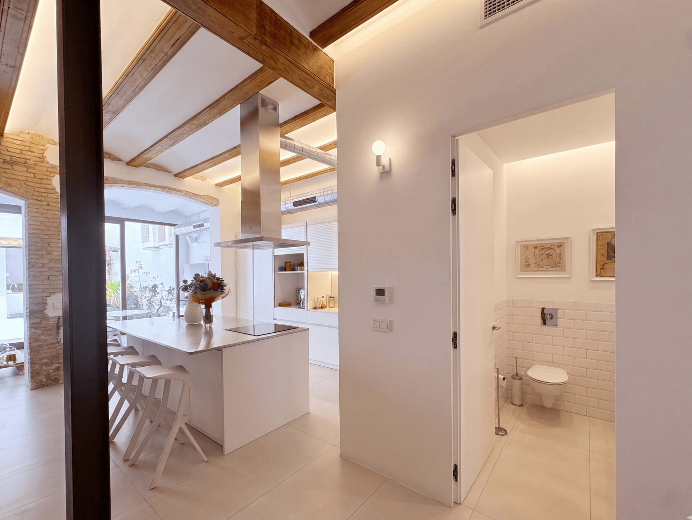 Imagen 5 Casa Adosada en venta en Valencia / Próxima al Mercado de Jesús