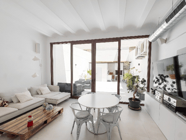 Imagen 1 Inmueble 300507 - Casa Adosada en venta en Valencia / Próxima al Mercado de Jesús