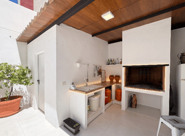 Imagen 2 Inmueble 300507 - Casa Adosada en venta en Valencia / Próxima al Mercado de Jesús