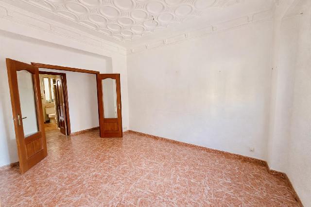 Imagen 1 Inmueble 300642 - Piso en venta en Valencia / Próxima al Palau de la Música
