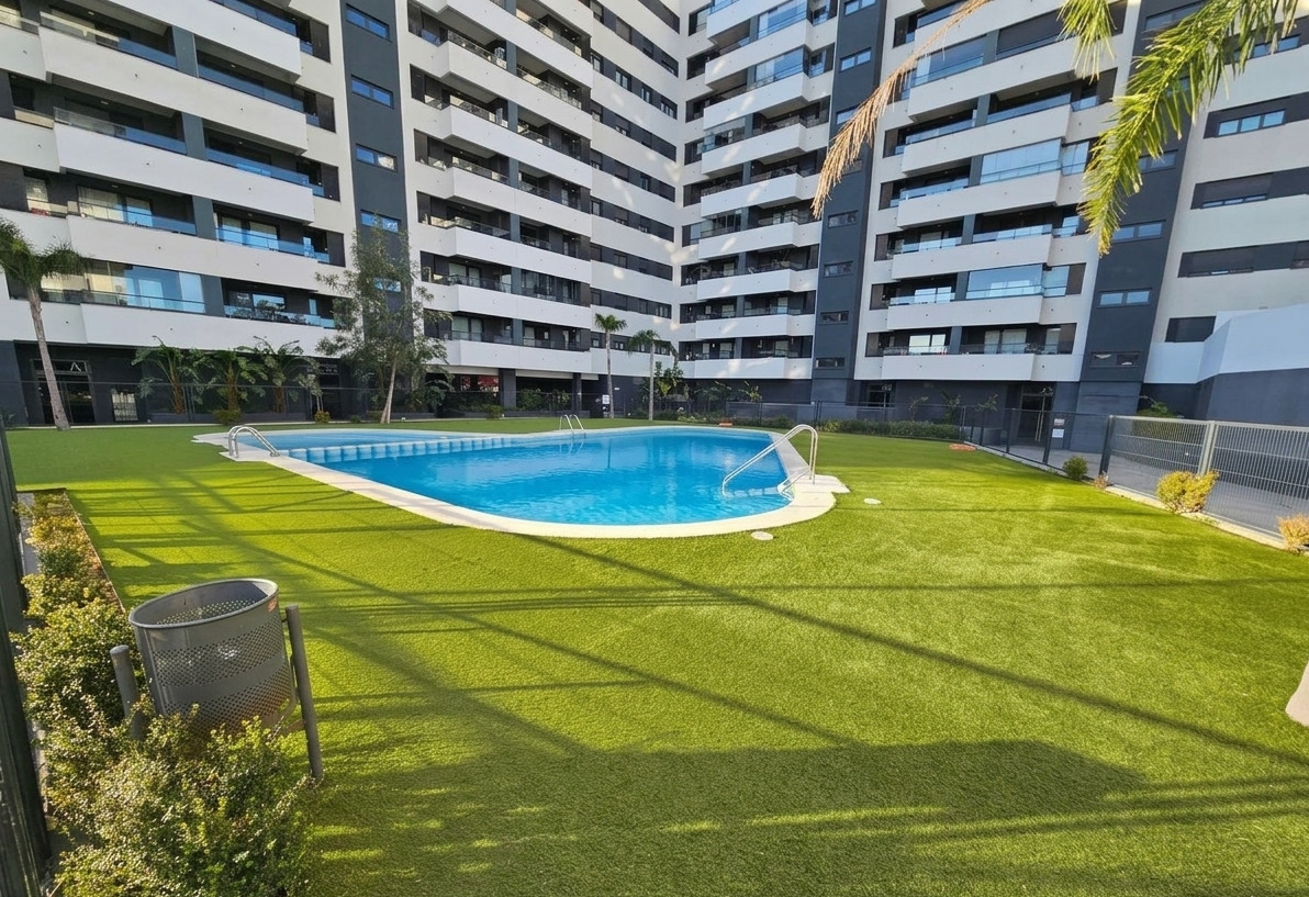 Imagen 1 Piso en venta en Valencia / Próxima al IES José Ballester
