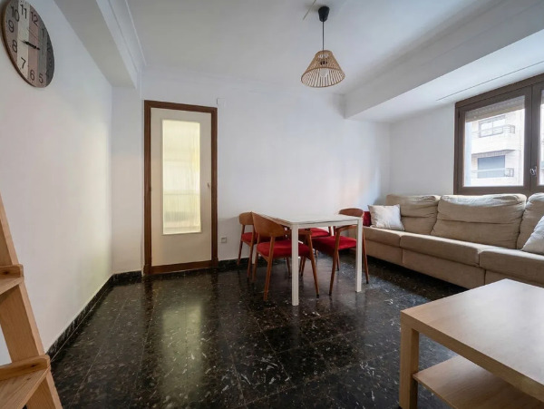 Imagen 3 Inmueble 301521 - Piso en venta en Valencia / Proxima a Calle Maximiliano Thous
