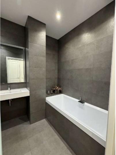 Imagen 11 Piso en venta en Valencia / Próxima a la Plaza de Cánovas del Castillo