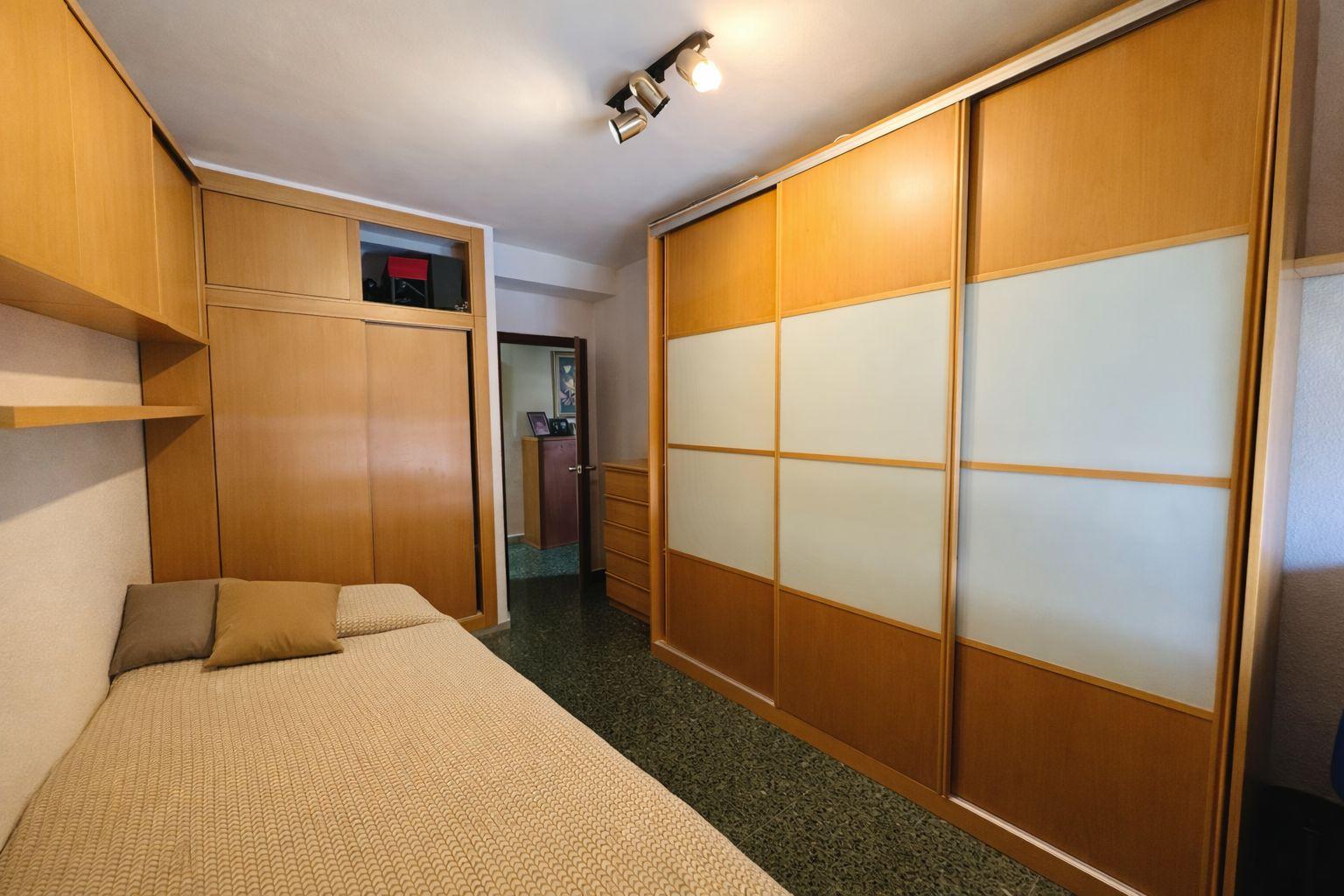 Imagen 15 Piso en venta en Valencia / Junto a las Torres de Quart