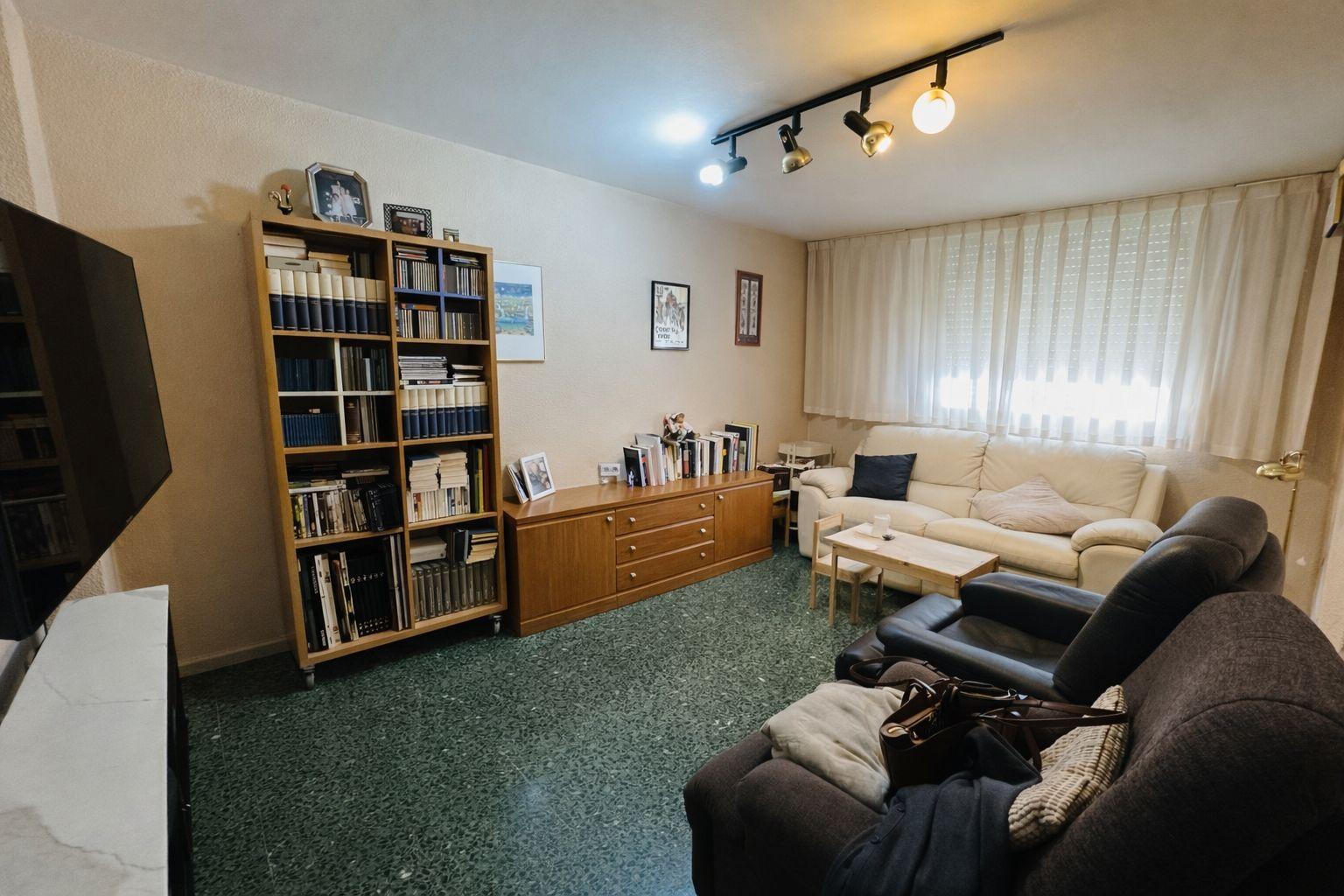 Imagen 20 Piso en venta en Valencia / Junto a las Torres de Quart