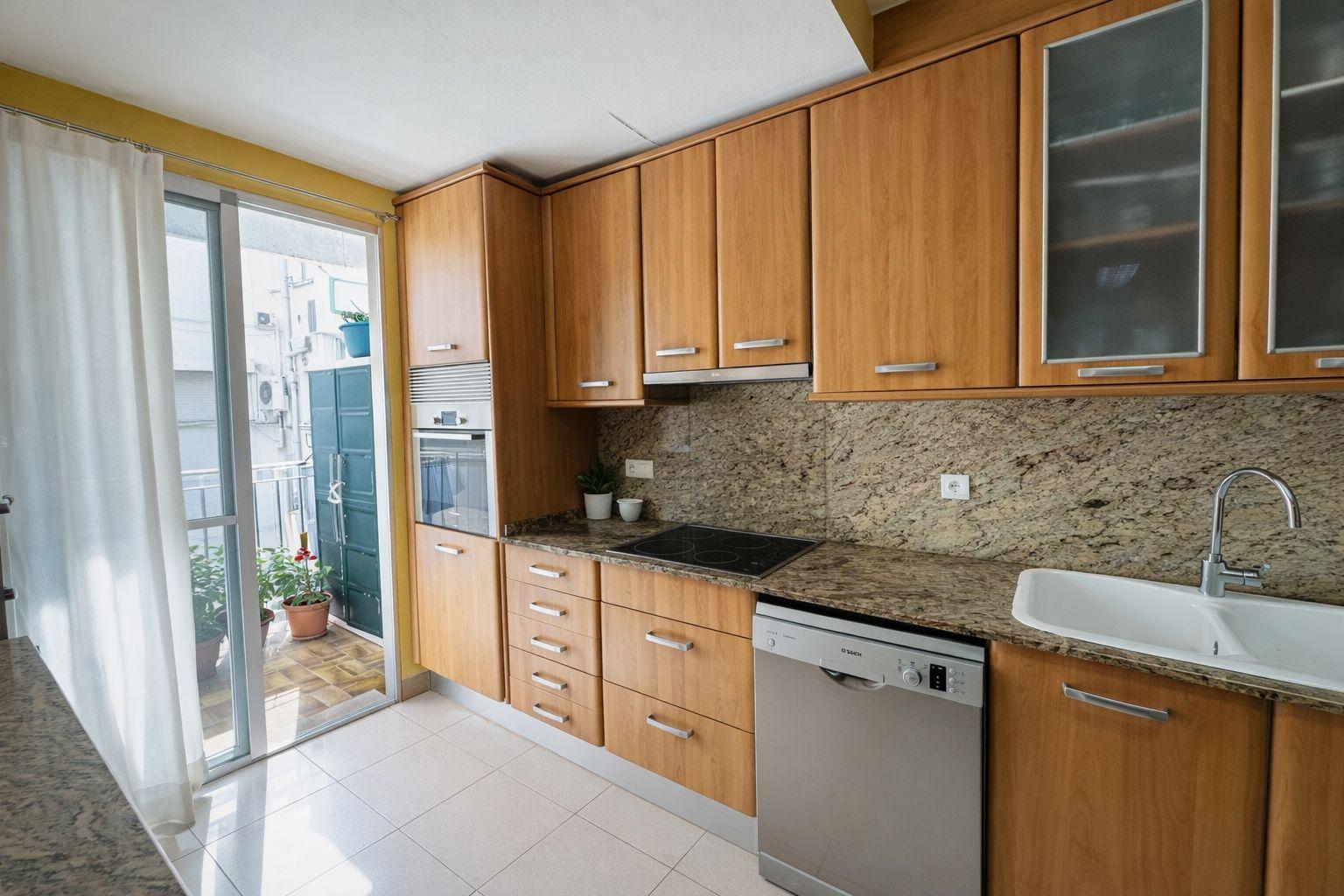 Imagen 2 Piso en venta en Valencia / Junto a las Torres de Quart