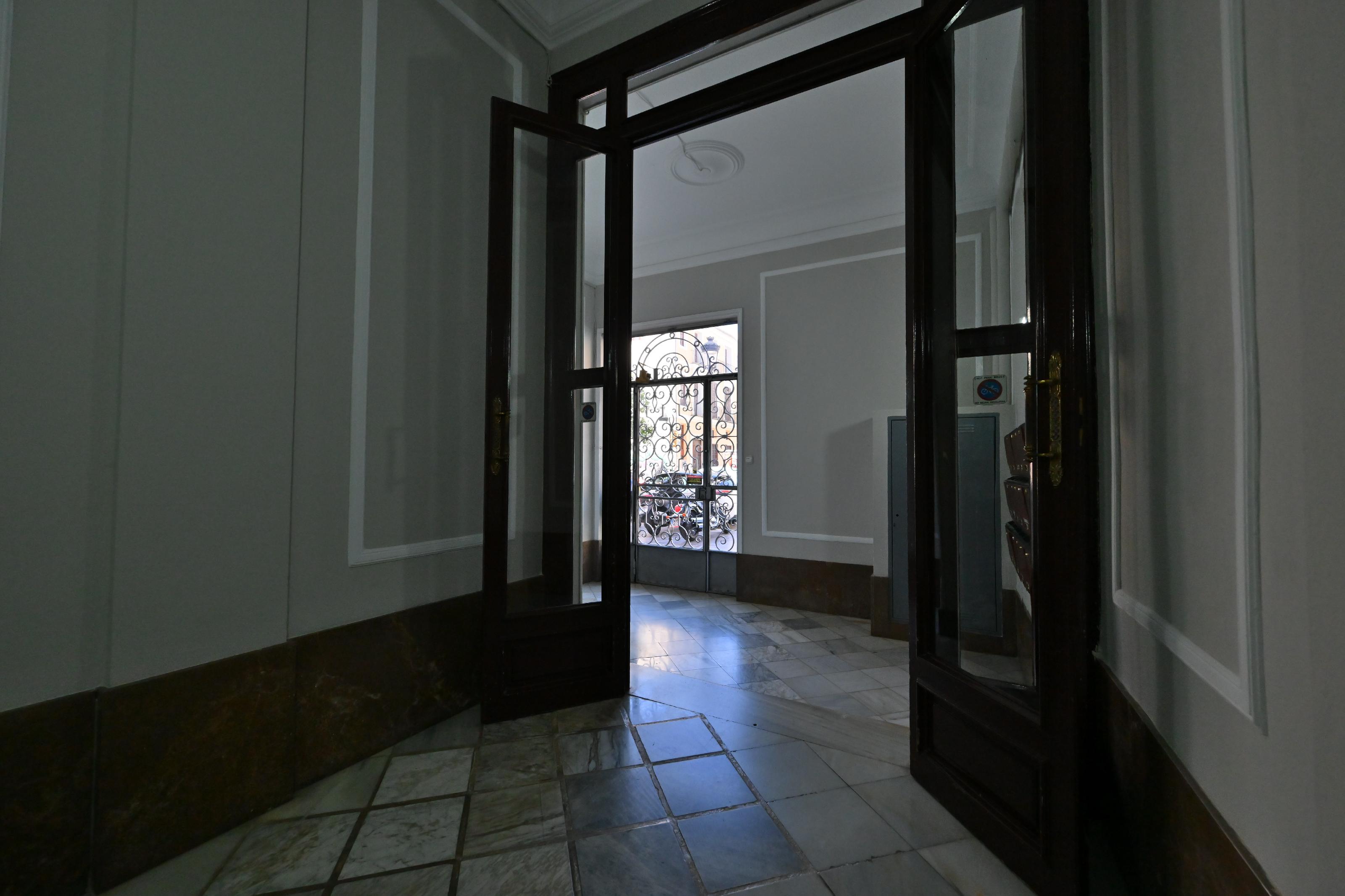 Imagen 28 Piso en venta en Valencia / Cercana al Mercado Central