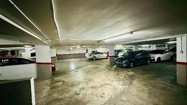 Imagen 8 Inmueble 302933 - Parking Coche en venta en Valencia / Calle Ruzafa muy cerca del Mercado