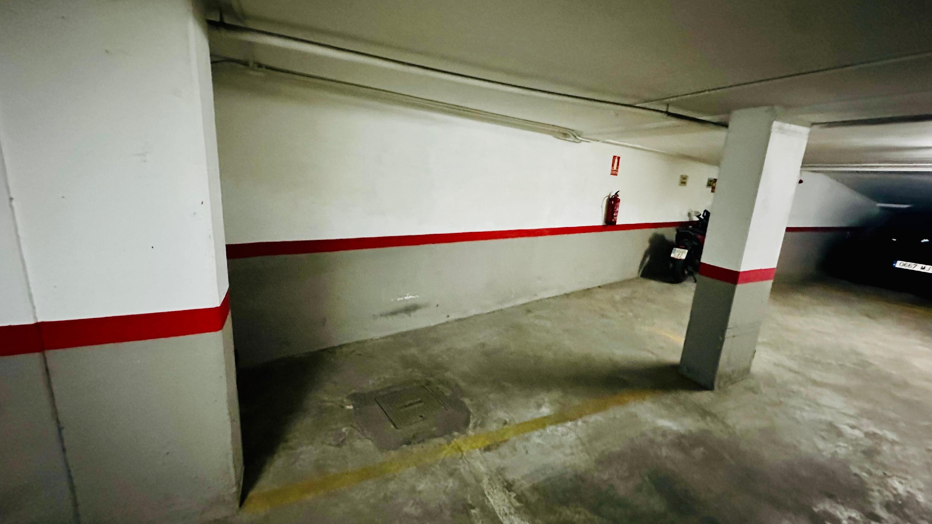 Imagen 5 Parking Coche en venta en Valencia / Calle Ruzafa muy cerca del Mercado