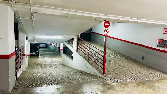 Imagen 10 Inmueble 302933 - Parking Coche en venta en Valencia / Calle Ruzafa muy cerca del Mercado