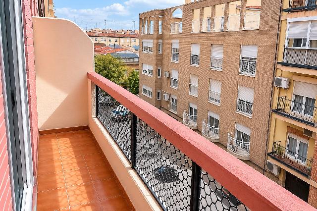 Imagen 1 Inmueble 303413 - Piso en venta en Valencia / Próxima a la Plaza de Don Bosco