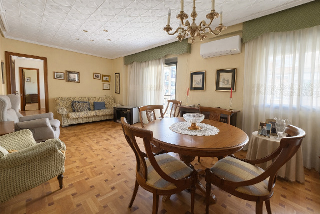Imagen 3 Inmueble 303679 - Piso en venta en Valencia / Próxima a Ruzafa