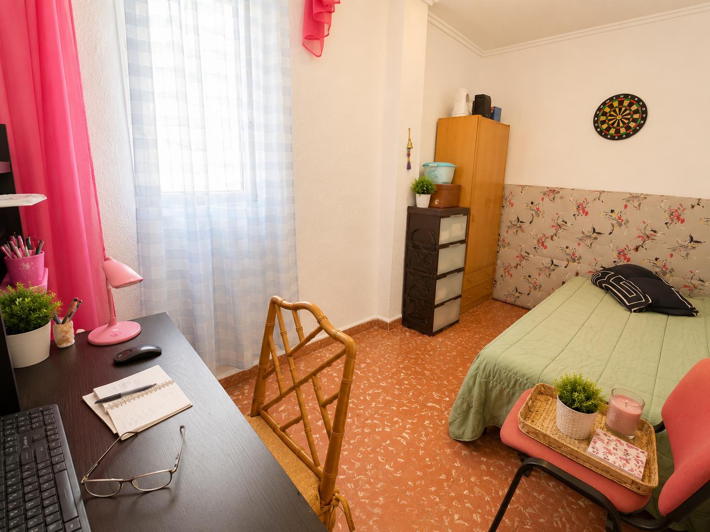 Imagen 4 Piso en venta en Valencia / Póxima al Monasterio de San Miguel