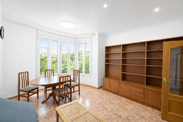 Imagen 2 Inmueble 304141 - Piso en venta en Valencia / Próxima a Plaza España