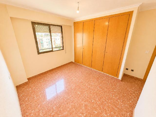 Imagen 4 Inmueble 304299 - Piso en venta en Valencia / Próxima al Hospital General