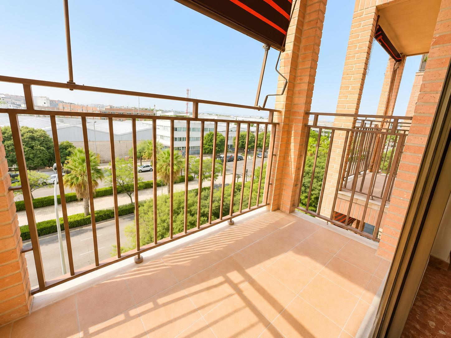 Imagen 2 Piso en venta en Valencia / Próxima al Hospital General