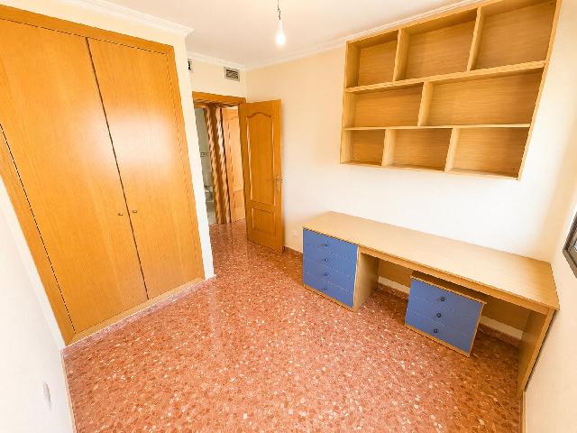 Imagen 14 Inmueble 304299 - Piso en venta en Valencia / Próxima al Hospital General