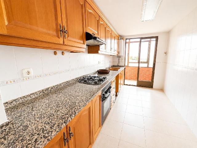 Imagen 3 Inmueble 304299 - Piso en venta en Valencia / Próxima al Hospital General