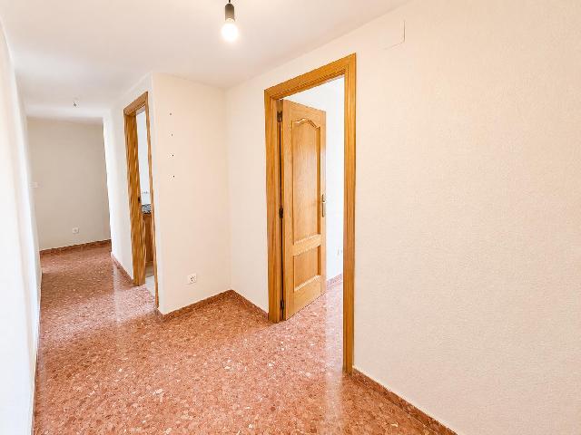 Imagen 19 Inmueble 304299 - Piso en venta en Valencia / Próxima al Hospital General
