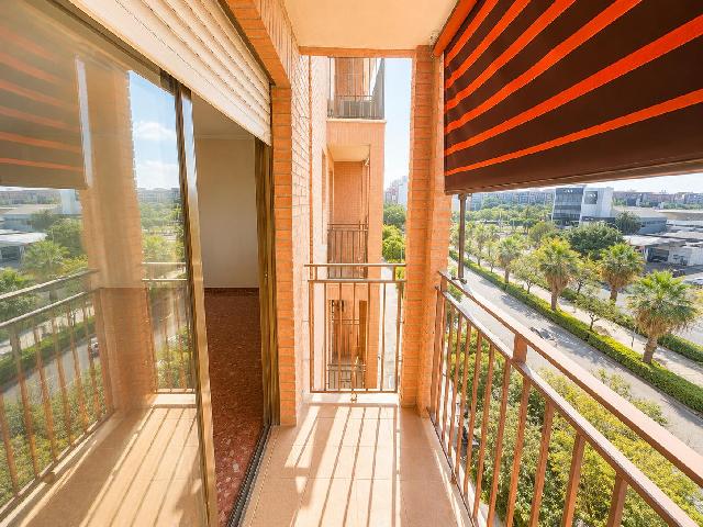 Imagen 10 Inmueble 304299 - Piso en venta en Valencia / Próxima al Hospital General