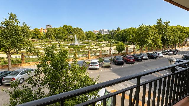Imagen 2 Inmueble 304304 - Piso en venta en Valencia / Frente a los Jardines de Viveros