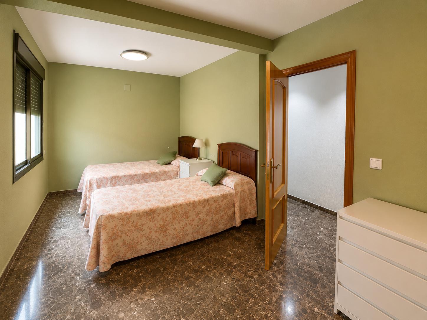 Imagen 21 Piso en venta en Valencia / Frente a los Jardines de Viveros