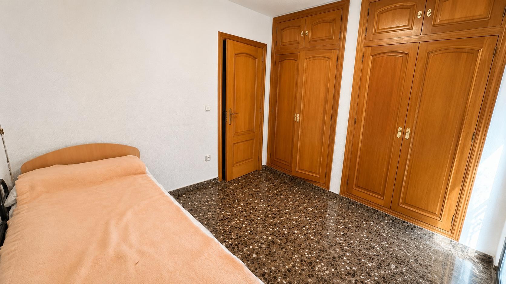 Imagen 31 Piso en venta en Valencia / Frente a los Jardines de Viveros