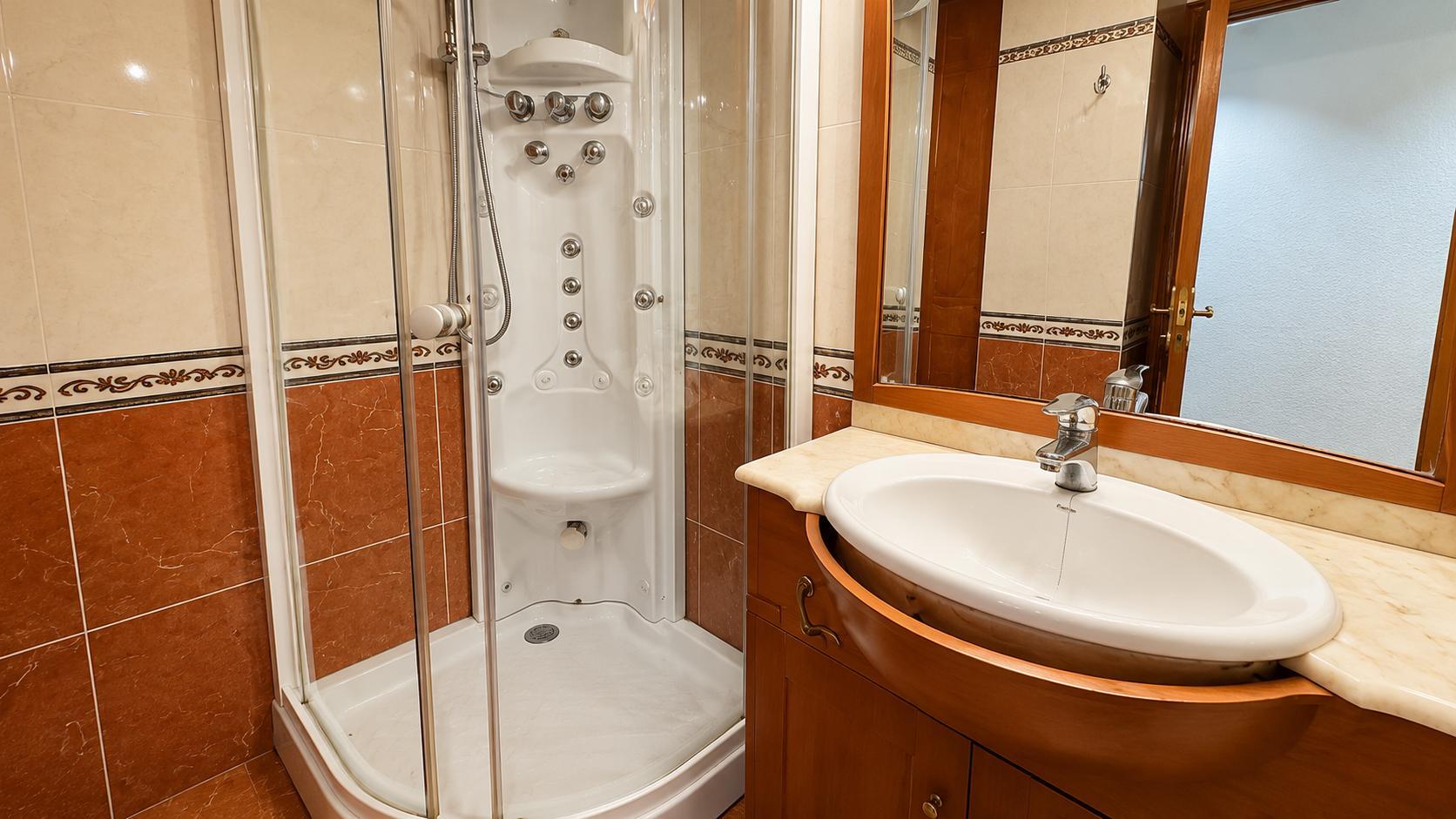 Imagen 20 Piso en venta en Valencia / Frente a los Jardines de Viveros