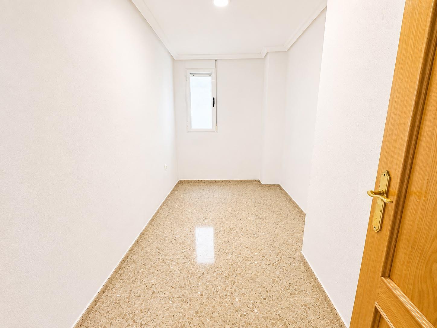 Imagen 8 Piso en venta en Valencia / Frente al Hospital Doctor Peset