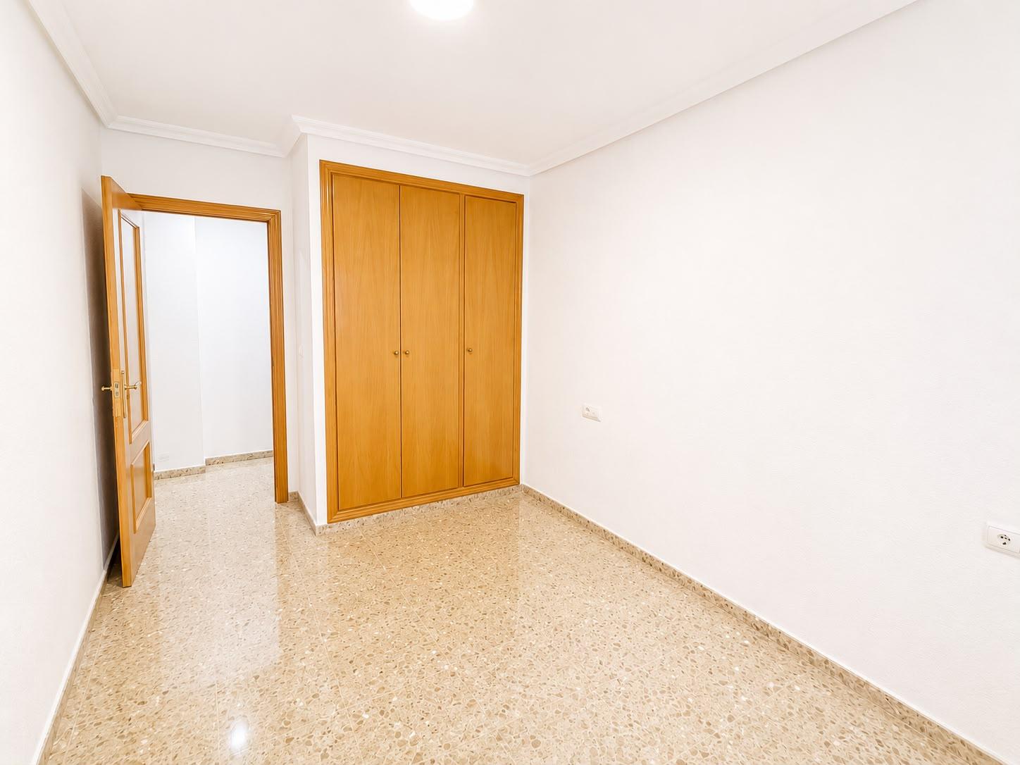 Imagen 13 Piso en venta en Valencia / Frente al Hospital Doctor Peset