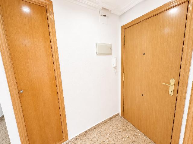 Imagen 17 Inmueble 304319 - Piso en venta en Valencia / Frente al Hospital Doctor Peset