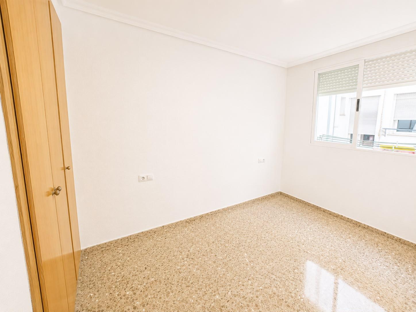 Imagen 12 Piso en venta en Valencia / Frente al Hospital Doctor Peset