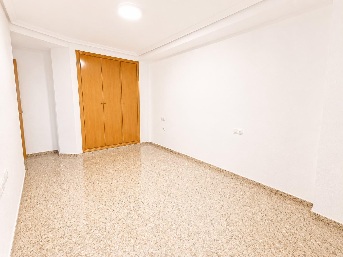 Imagen 14 Piso en venta en Valencia / Frente al Hospital Doctor Peset