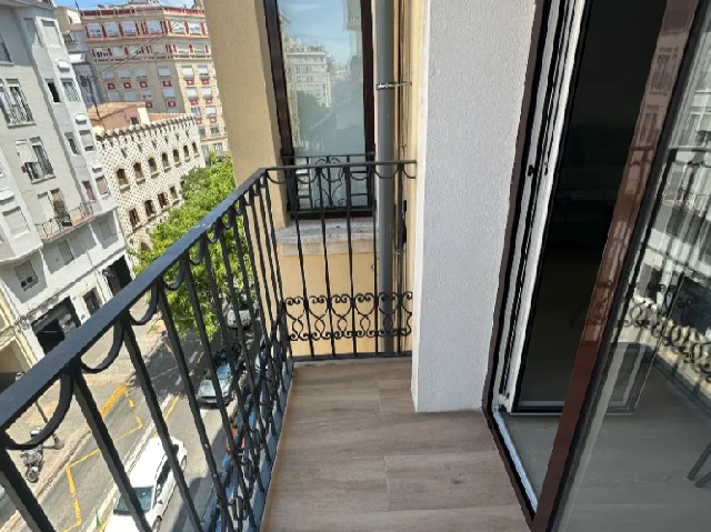Imagen 6 Inmueble 304366 - Piso en venta en Valencia / Próxima  al Palau de la Música 