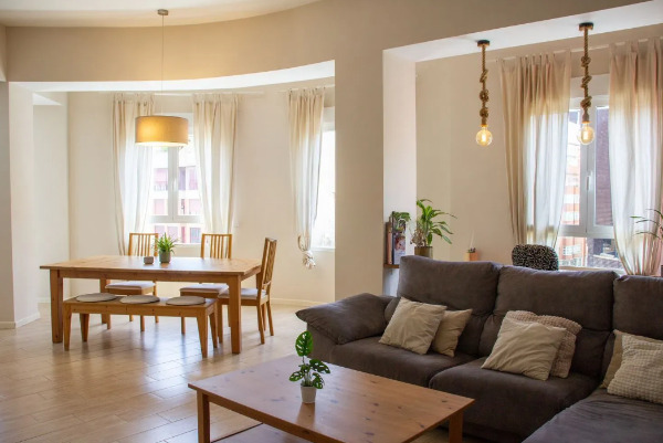 Imagen 2 Piso en venta en Valencia / Próxima a Plaza de España